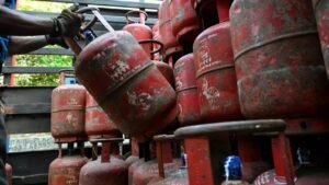 Hyderabad Faces Severe LPG Shortage, Eateries Struggle Amid Price Spike